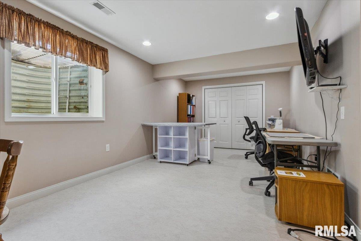 2512 Stonehenge Court #7ASHV, Peoria, Illinois image 33