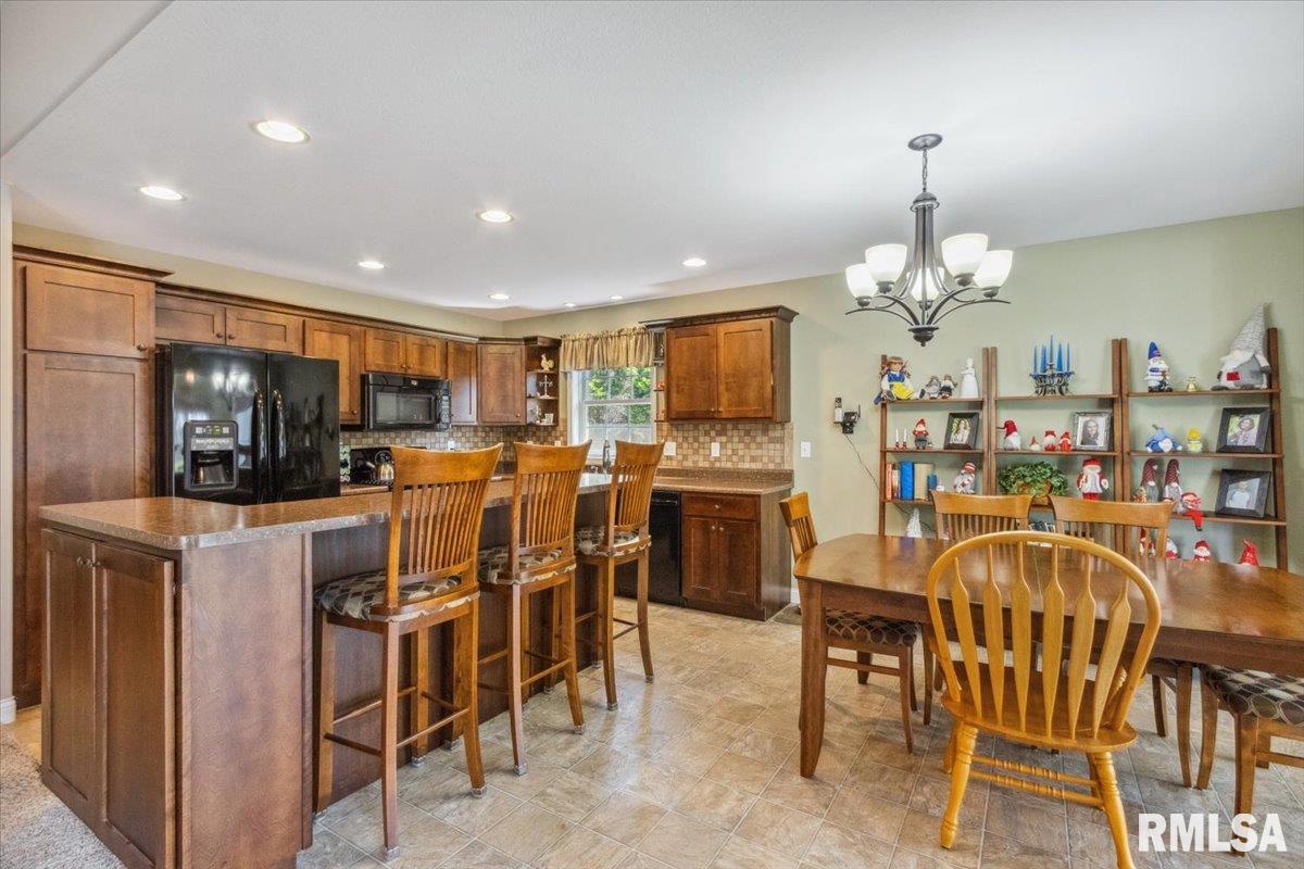 2512 Stonehenge Court #7ASHV, Peoria, Illinois image 12