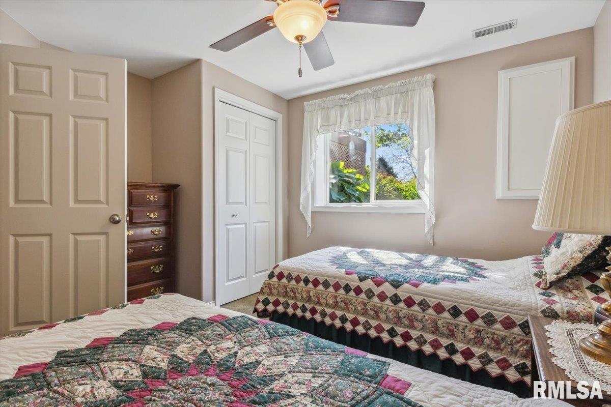 2512 Stonehenge Court #7ASHV, Peoria, Illinois image 32