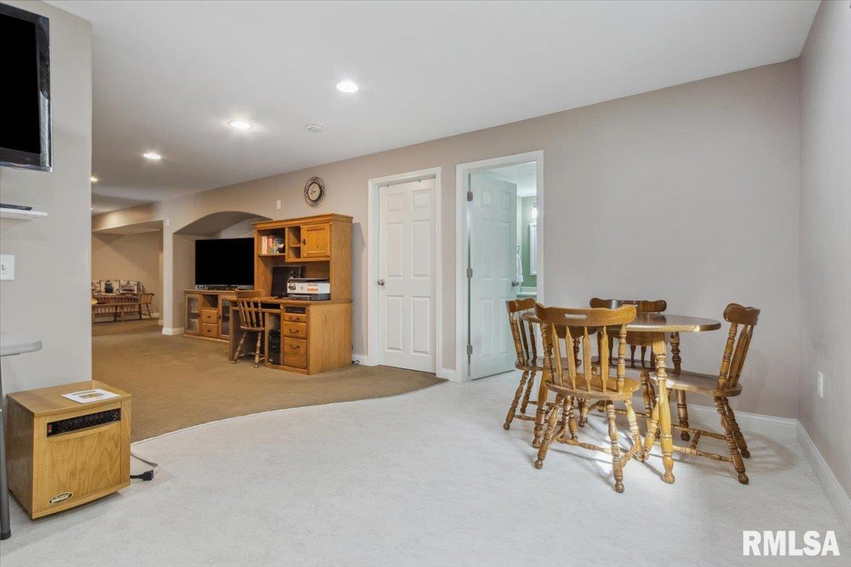 2512 Stonehenge Court #7ASHV, Peoria, Illinois image 35