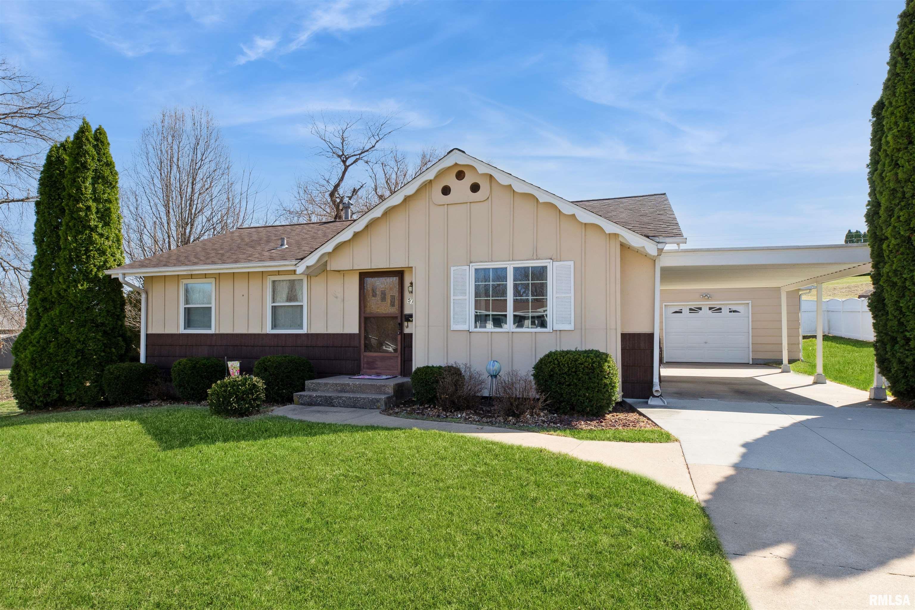 513 30th Avenue North, Clinton, Iowa image 1
