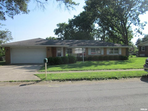 Homes For Sale - 2 Knollwood Street<br/> Sangamon County, Sherman, IL 62684