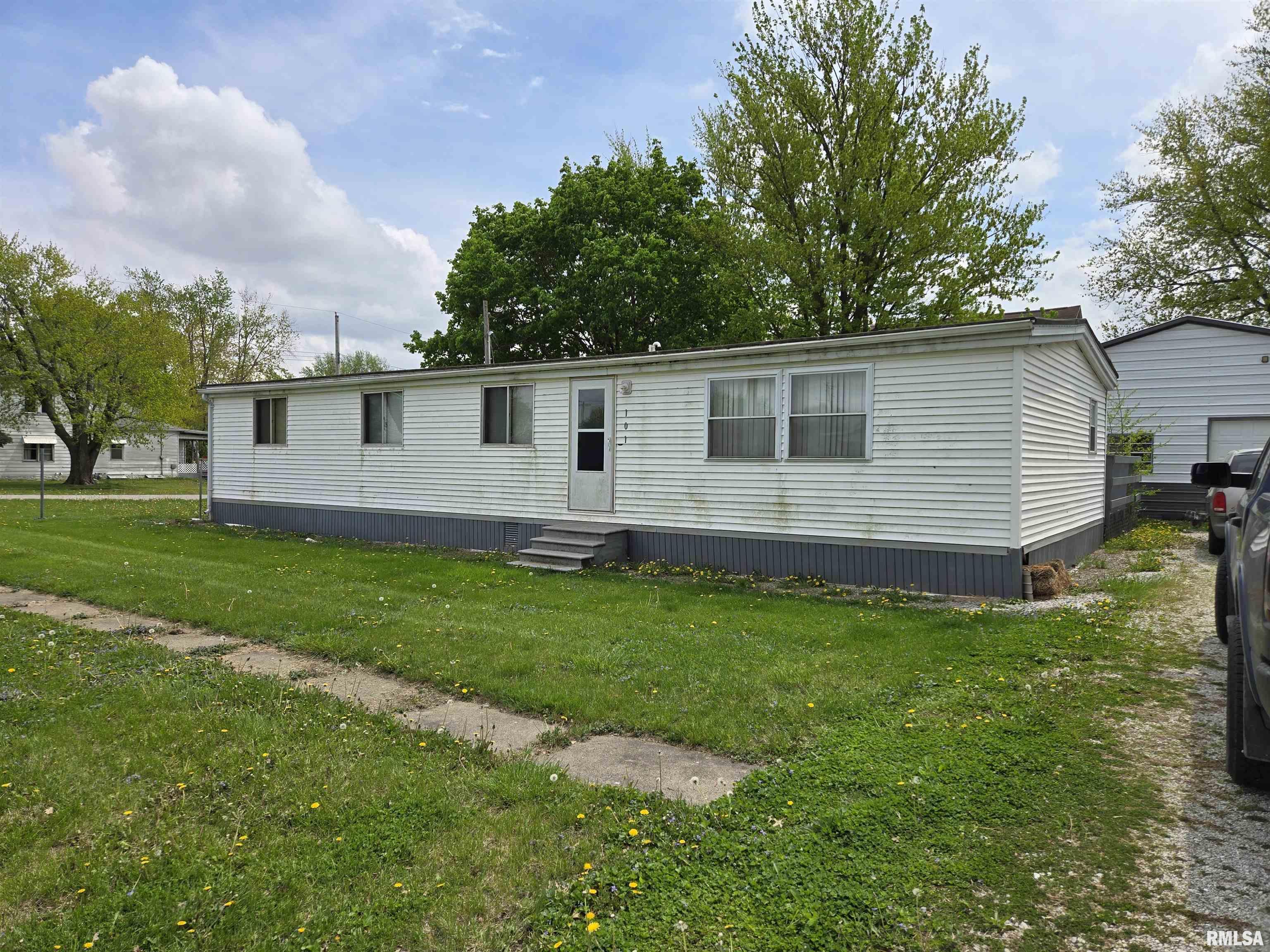 101 W Ohio Street, Elvaston, Illinois image 1