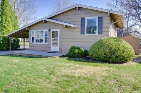 Homes For Sale - 439 E Yeiser Street<br/> Macomb, IL 61455