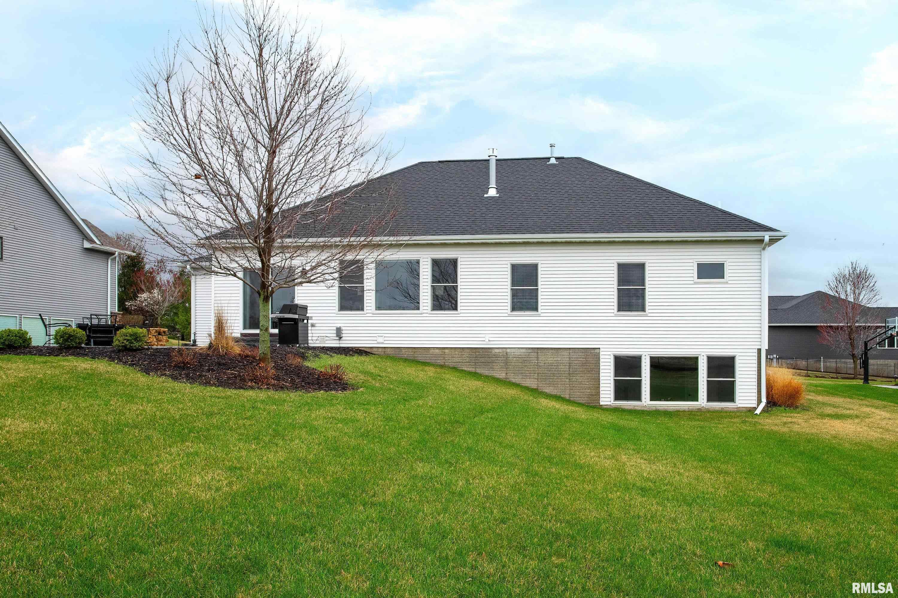 3474 Crow Lake Drive, Bettendorf, Iowa image 37