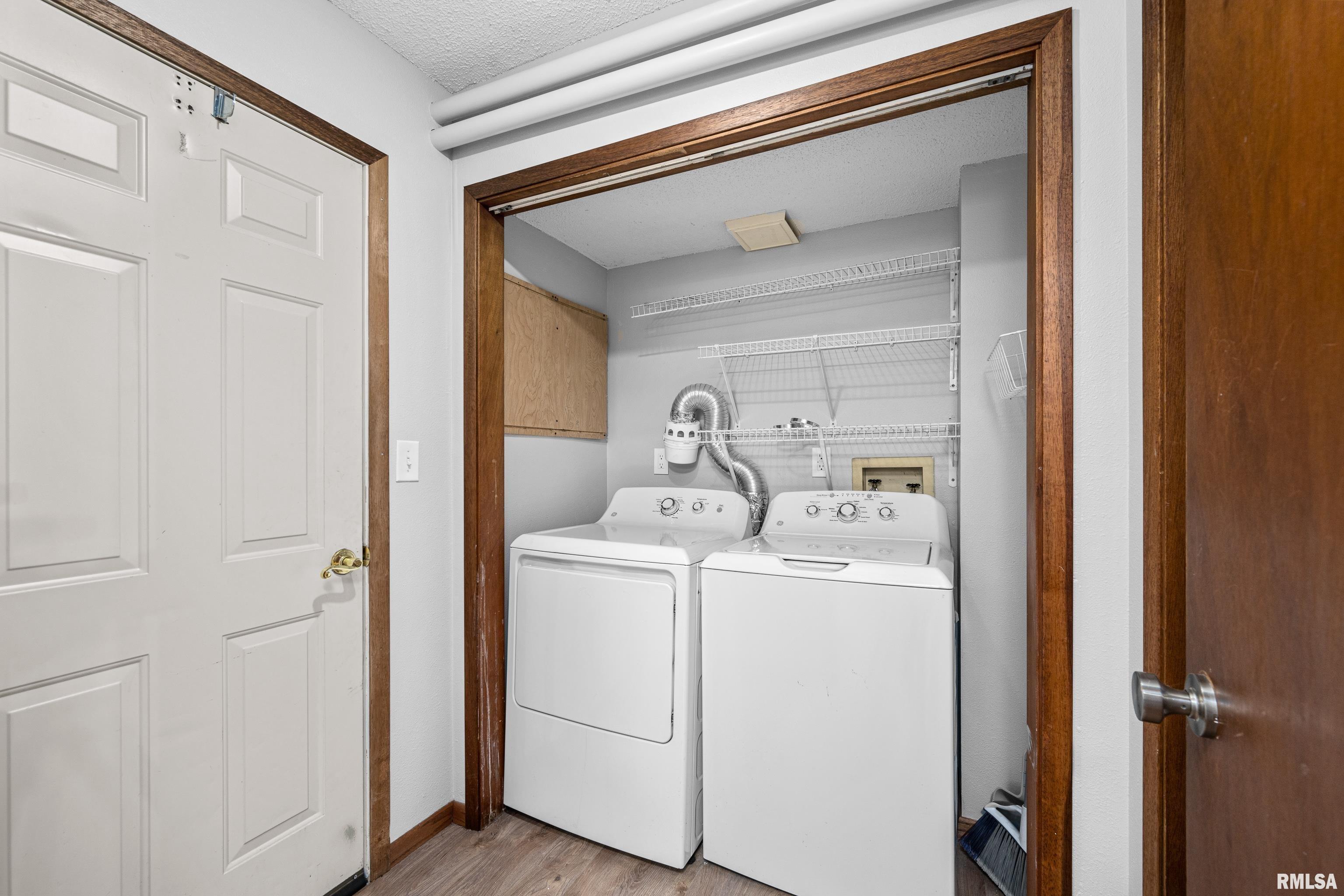 121 S 8th Street, Le Claire, Iowa image 16