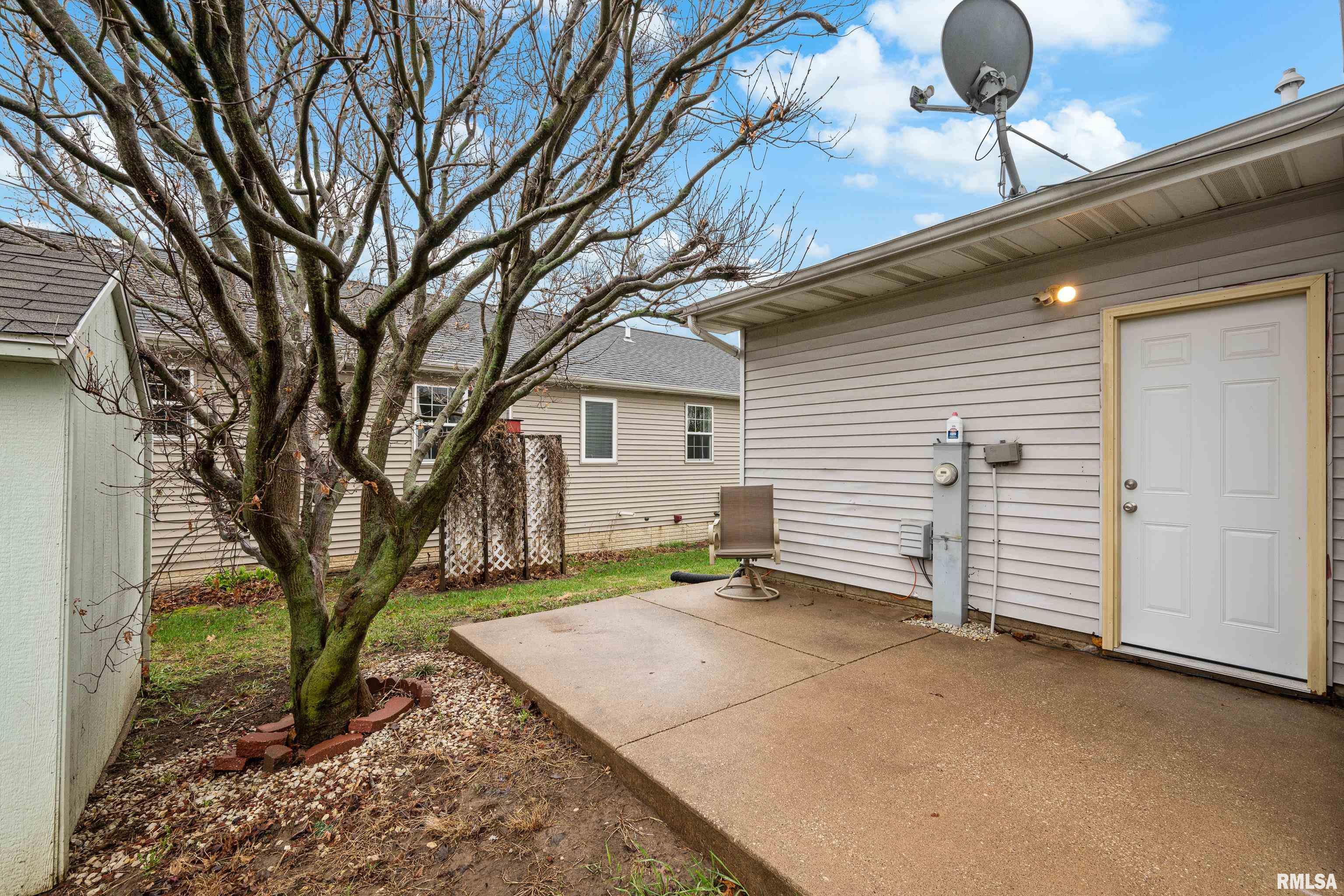 121 S 8th Street, Le Claire, Iowa image 27