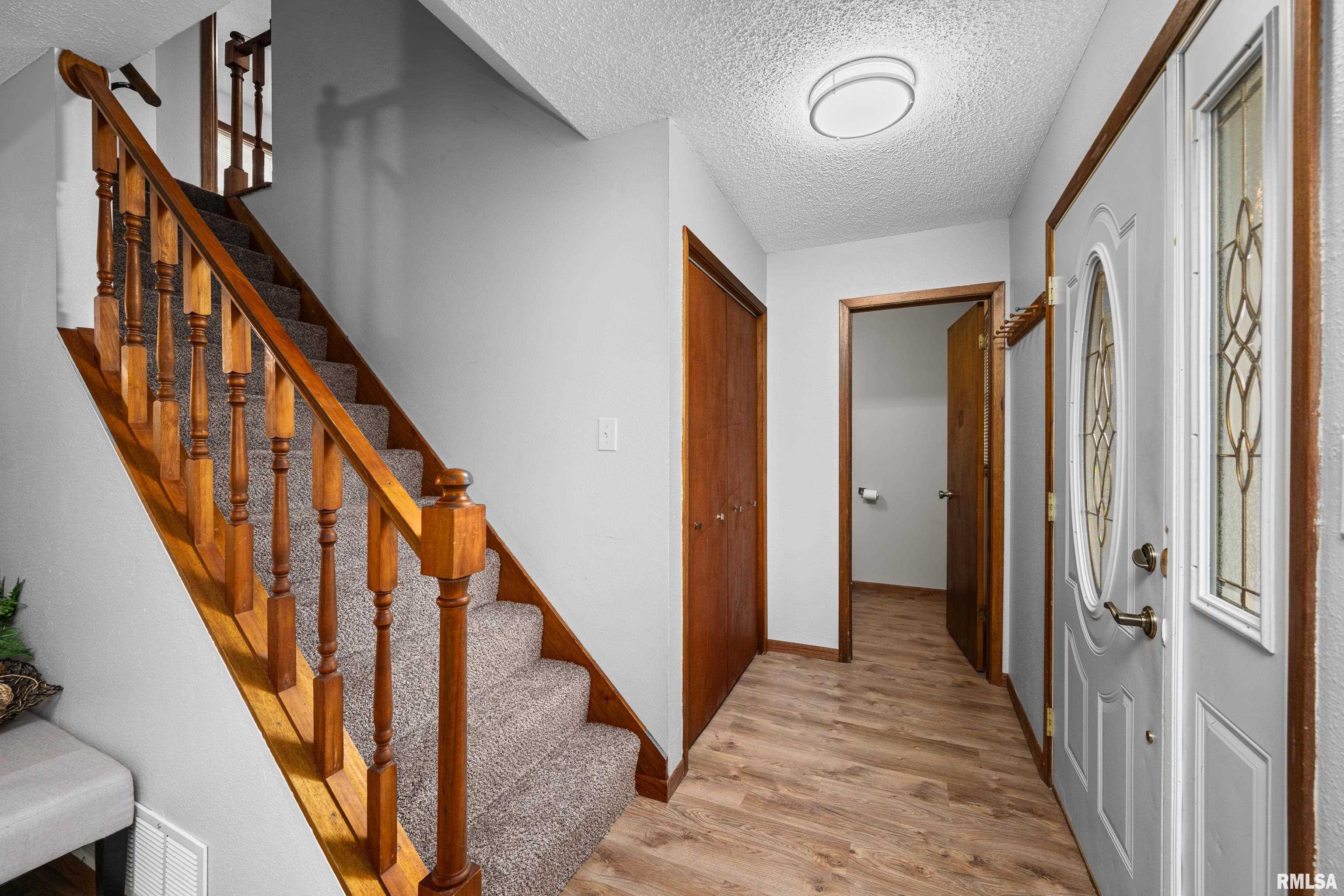 121 S 8th Street, Le Claire, Iowa image 4