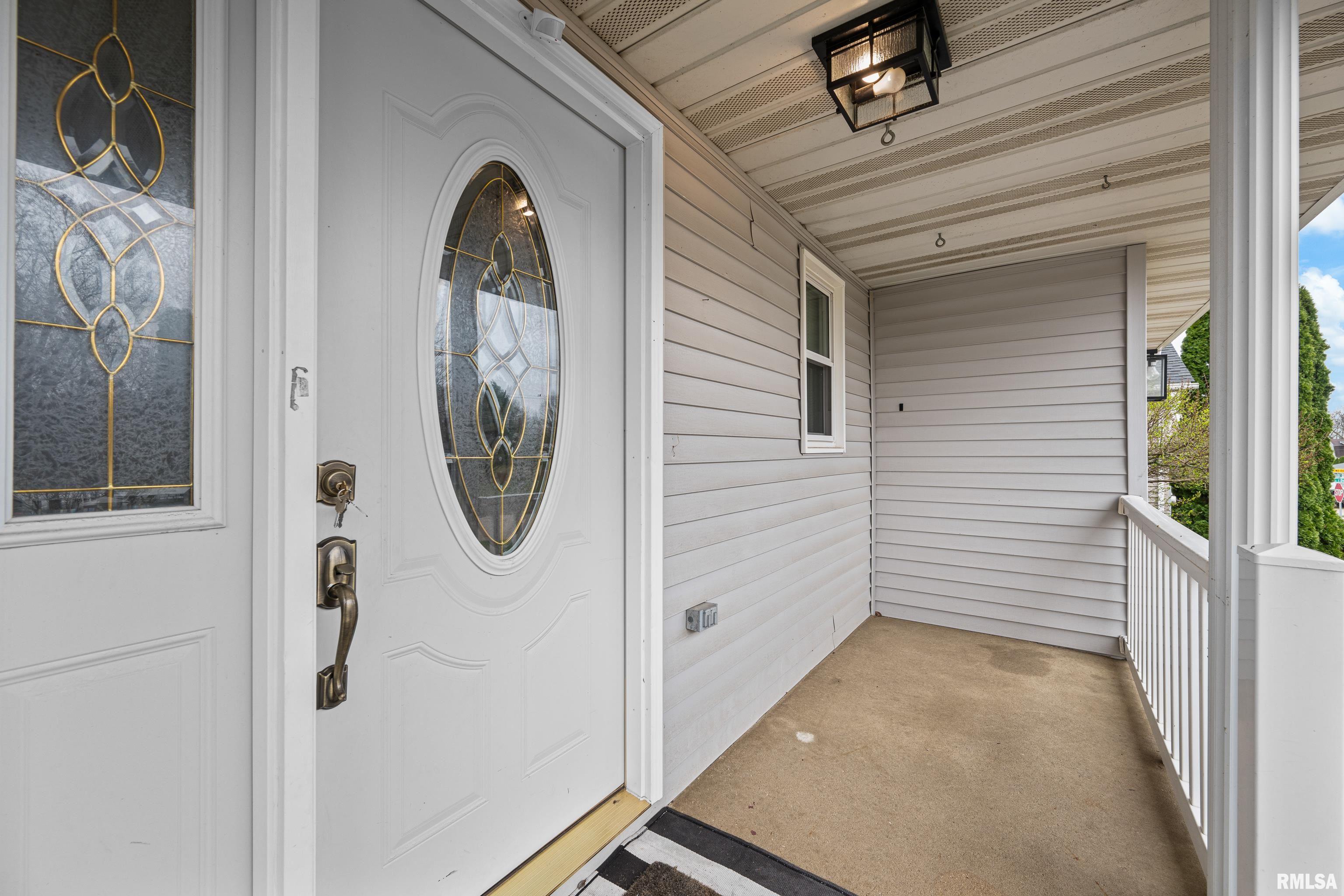 121 S 8th Street, Le Claire, Iowa image 3