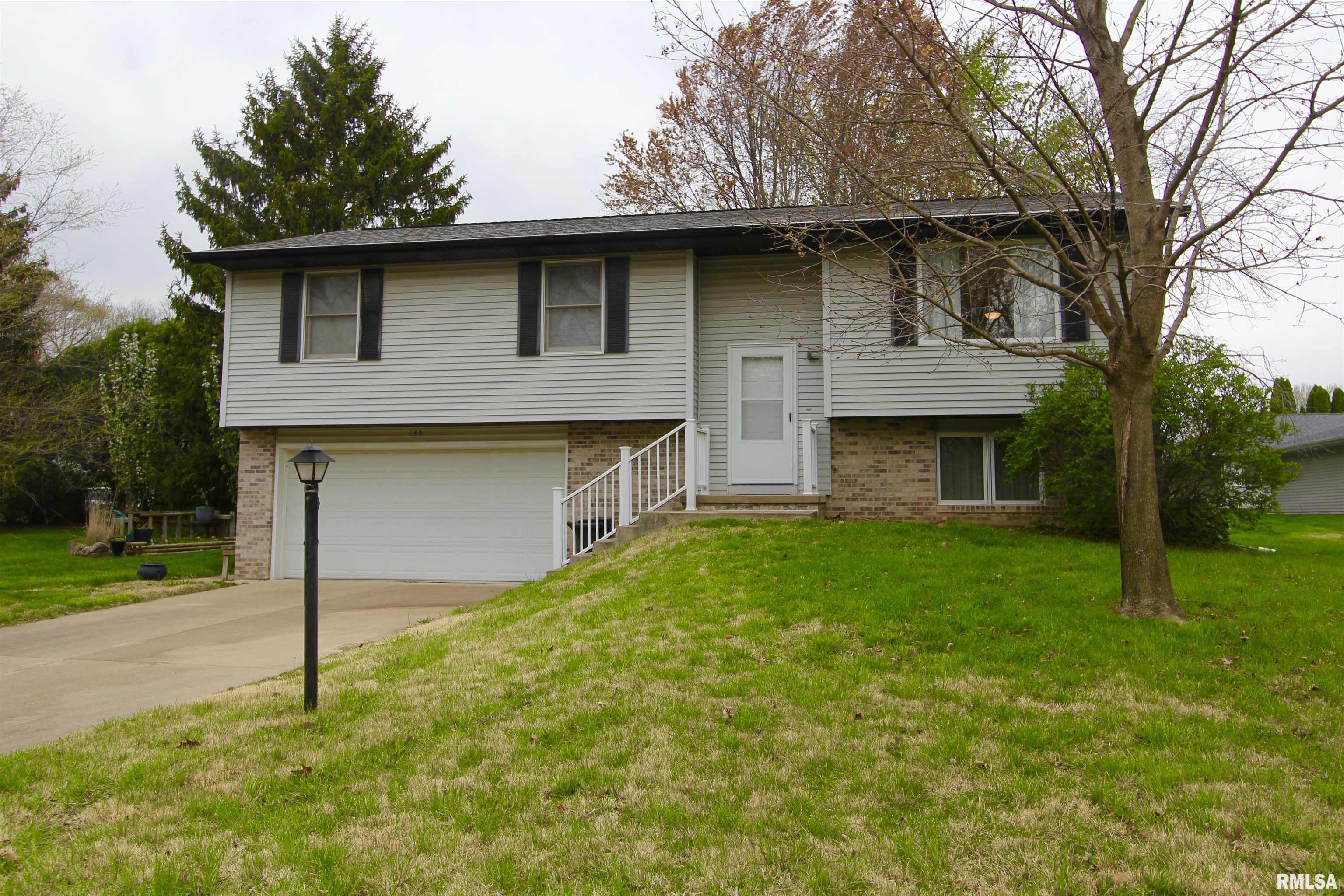 135 Shoshone Drive, East Peoria, Illinois image 1