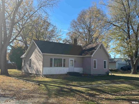 Homes For Sale - 110 E Bishop Street<br/> Knox County, Yates City, IL 61572