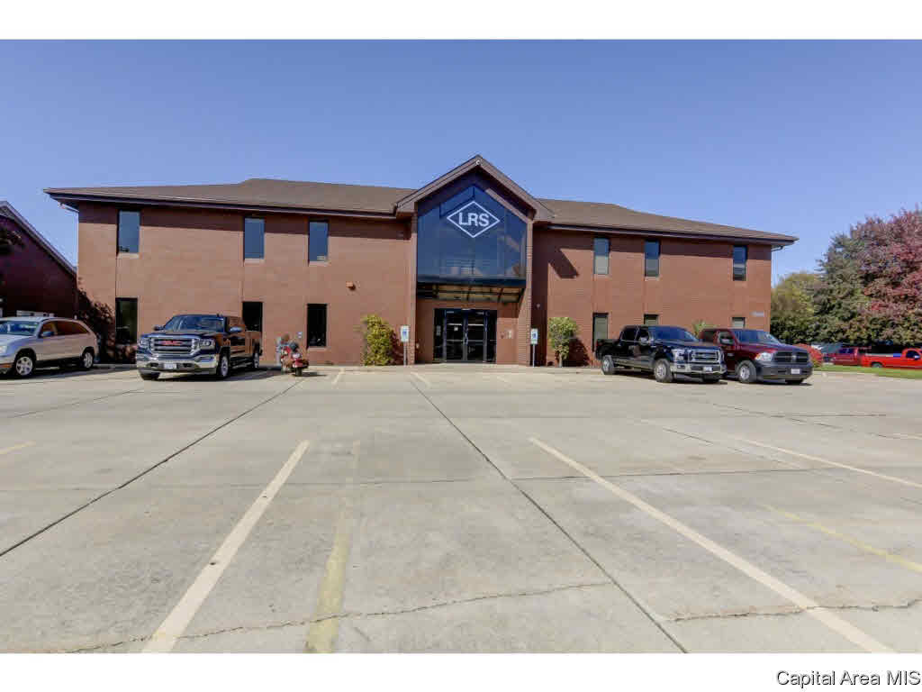 Photo 1 of 21 — 2651 FARRAGUT Drive B, Springfield, IL 62704