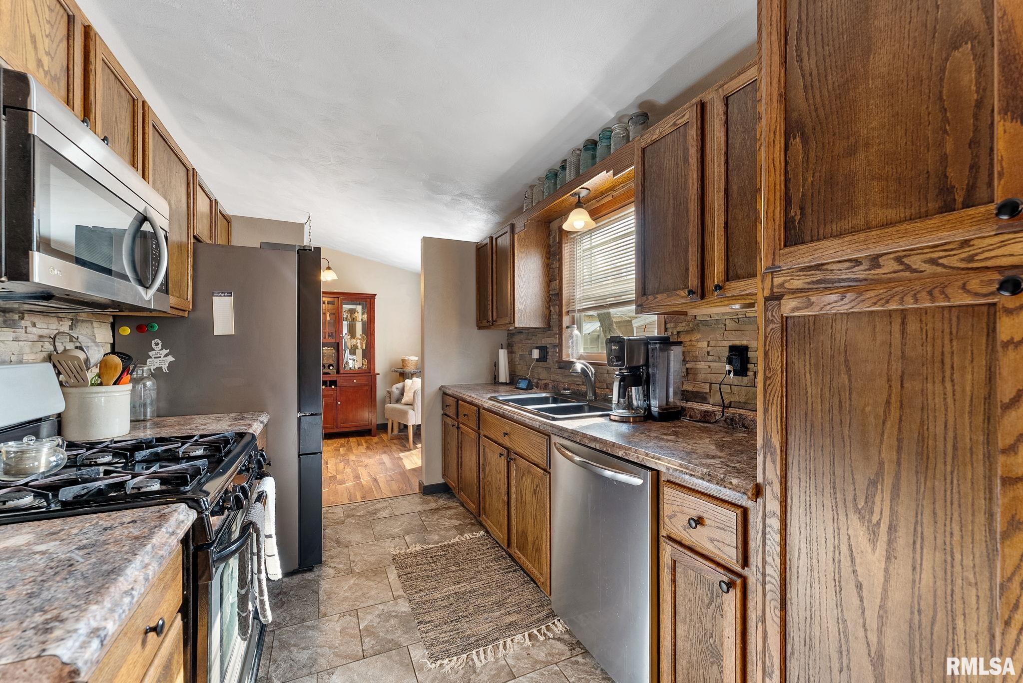 503 N Prospect Street, Cambridge, Illinois image 7