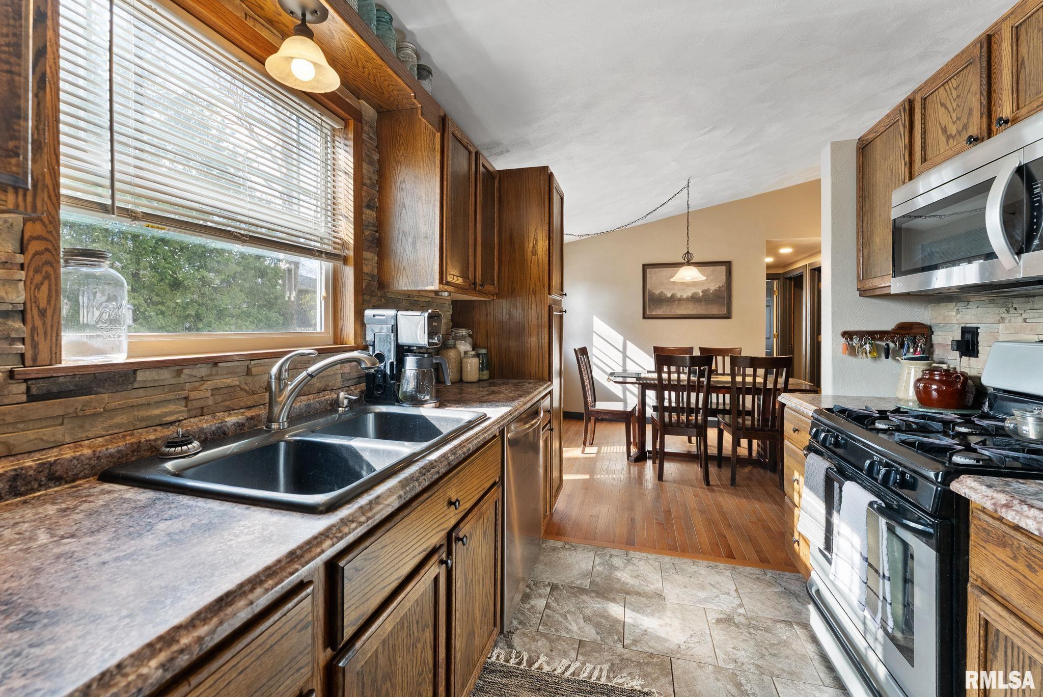 503 N Prospect Street, Cambridge, Illinois image 6
