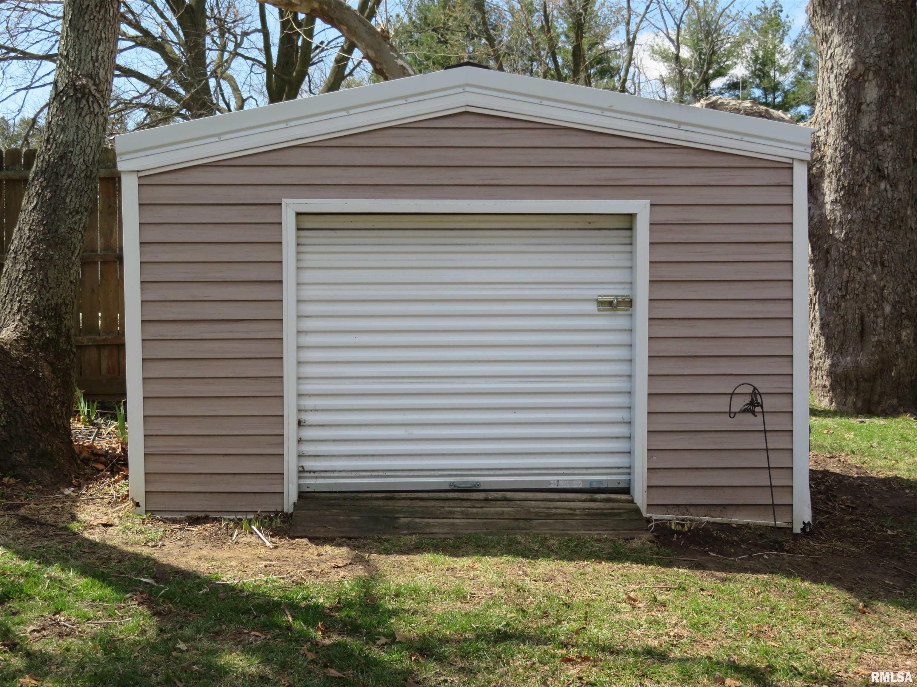 503 N Prospect Street, Cambridge, Illinois image 27