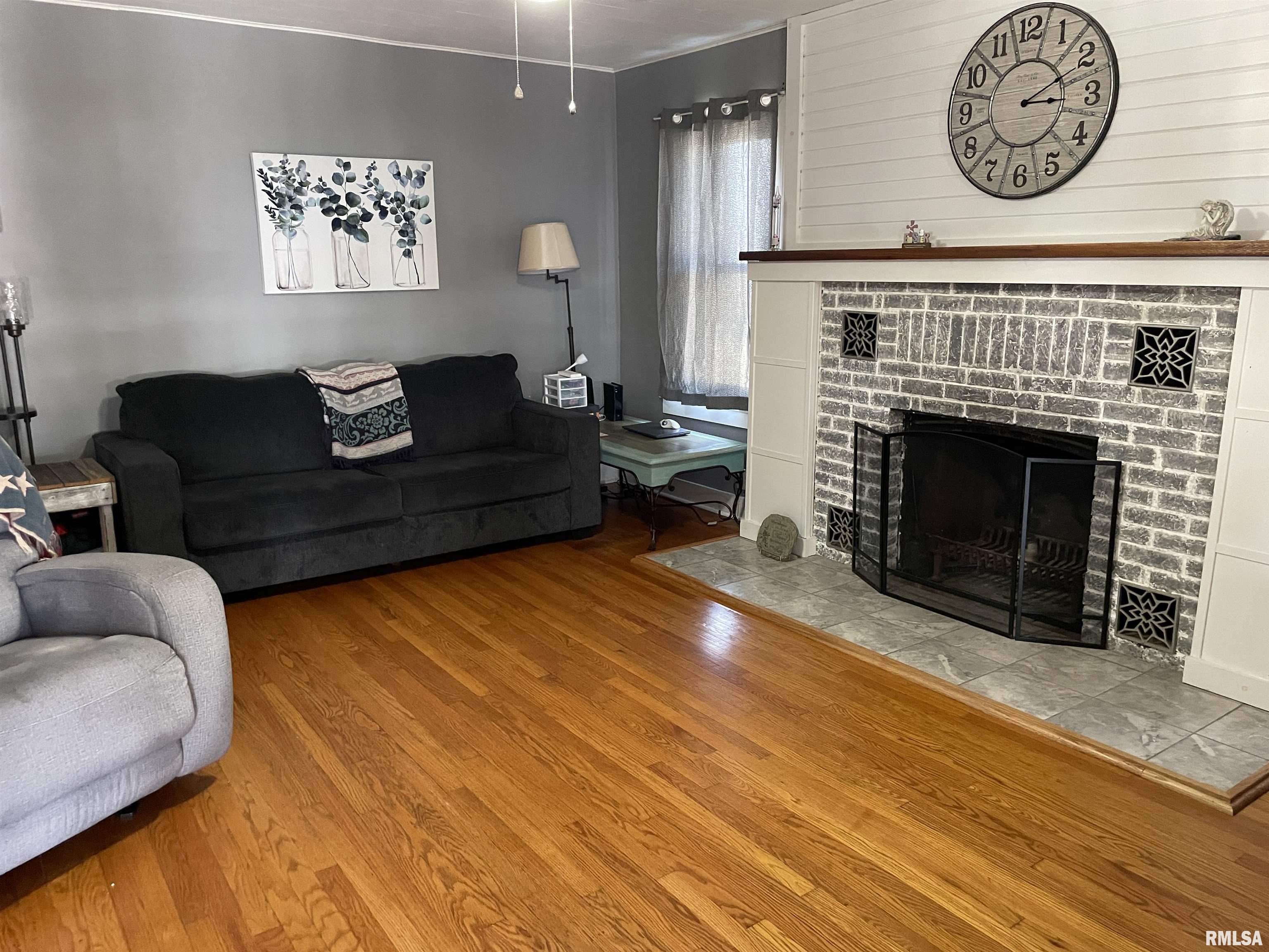 104 S 4th Street, Irvington, Illinois image 7