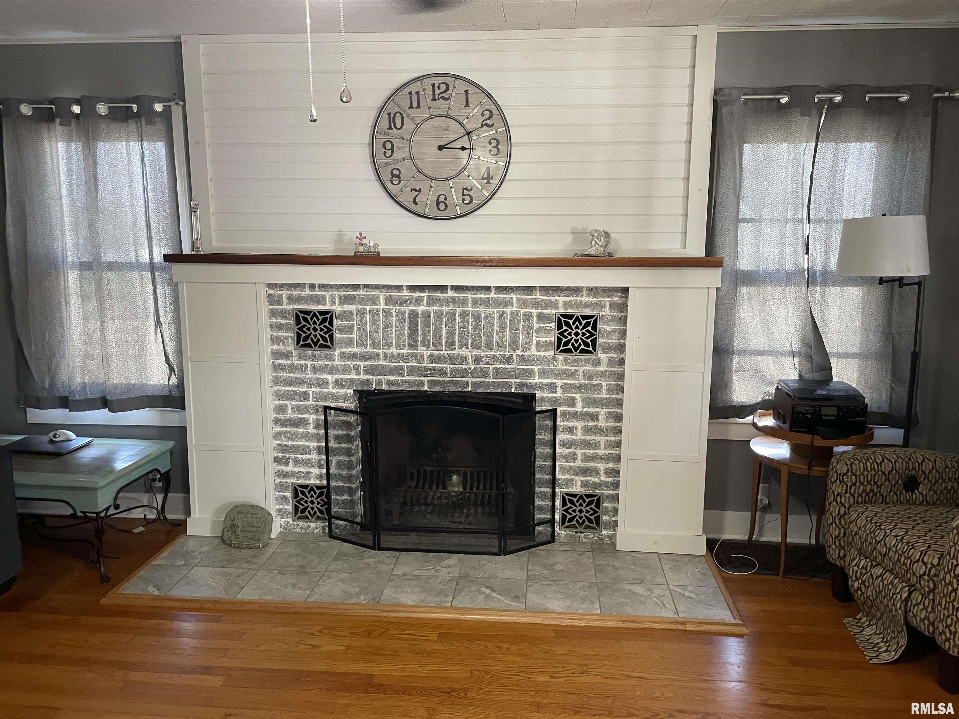 104 S 4th Street, Irvington, Illinois image 8