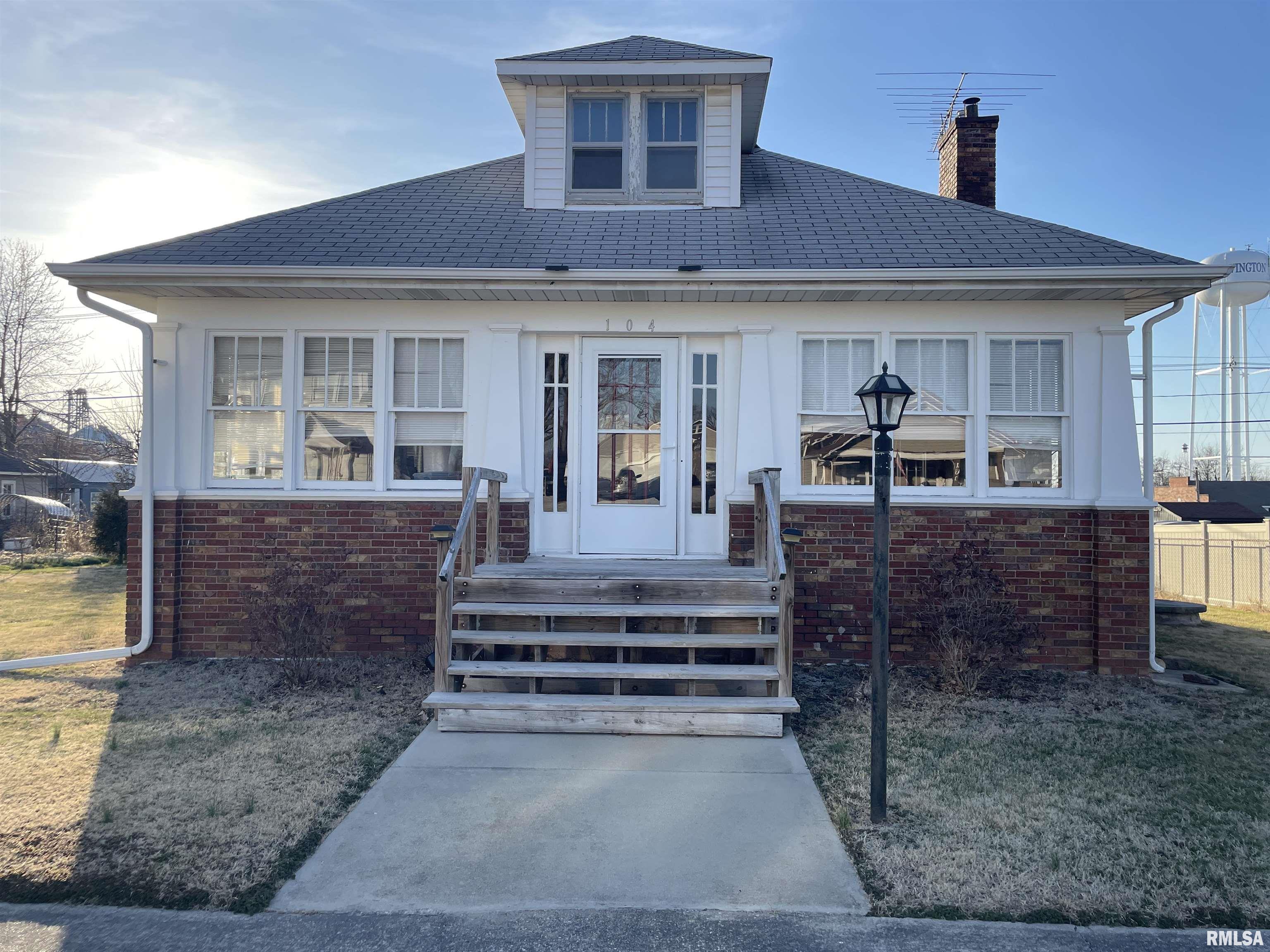 104 S 4th Street, Irvington, Illinois image 1