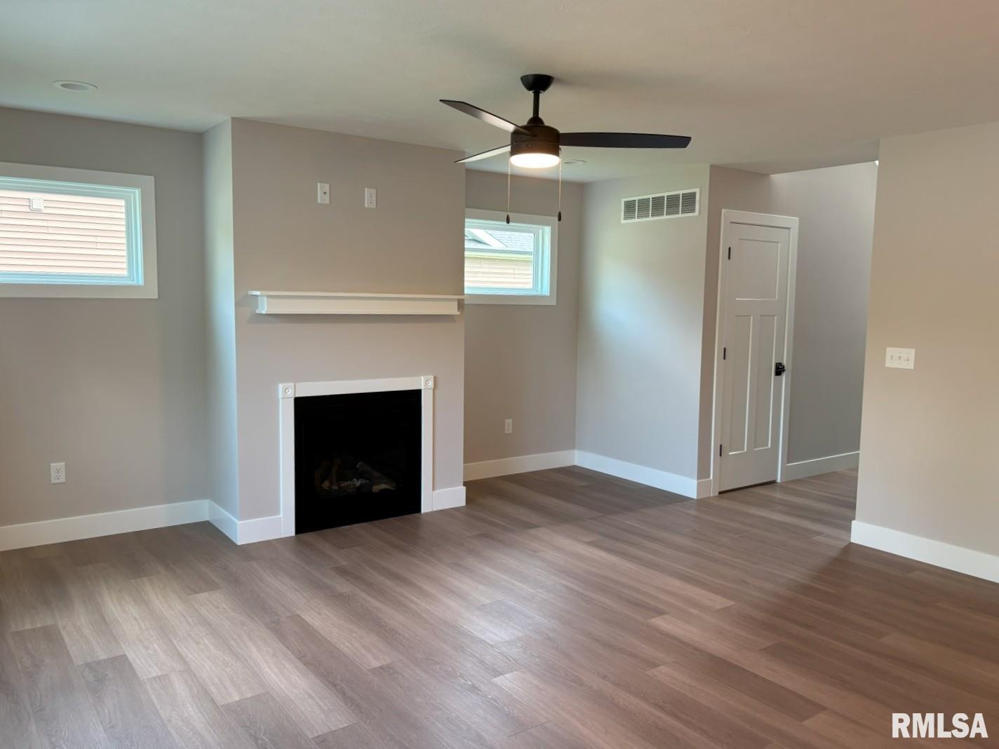 327 Waterwheel Drive, Rochester, Illinois image 3