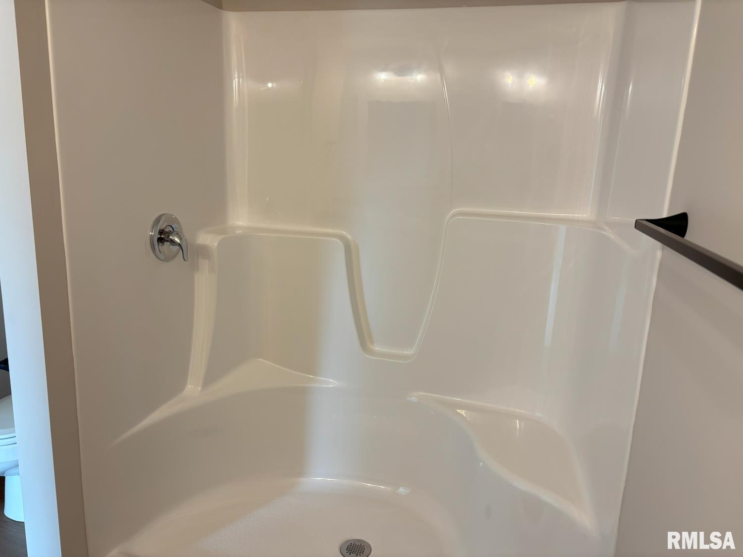 327 Waterwheel Drive, Rochester, Illinois image 24
