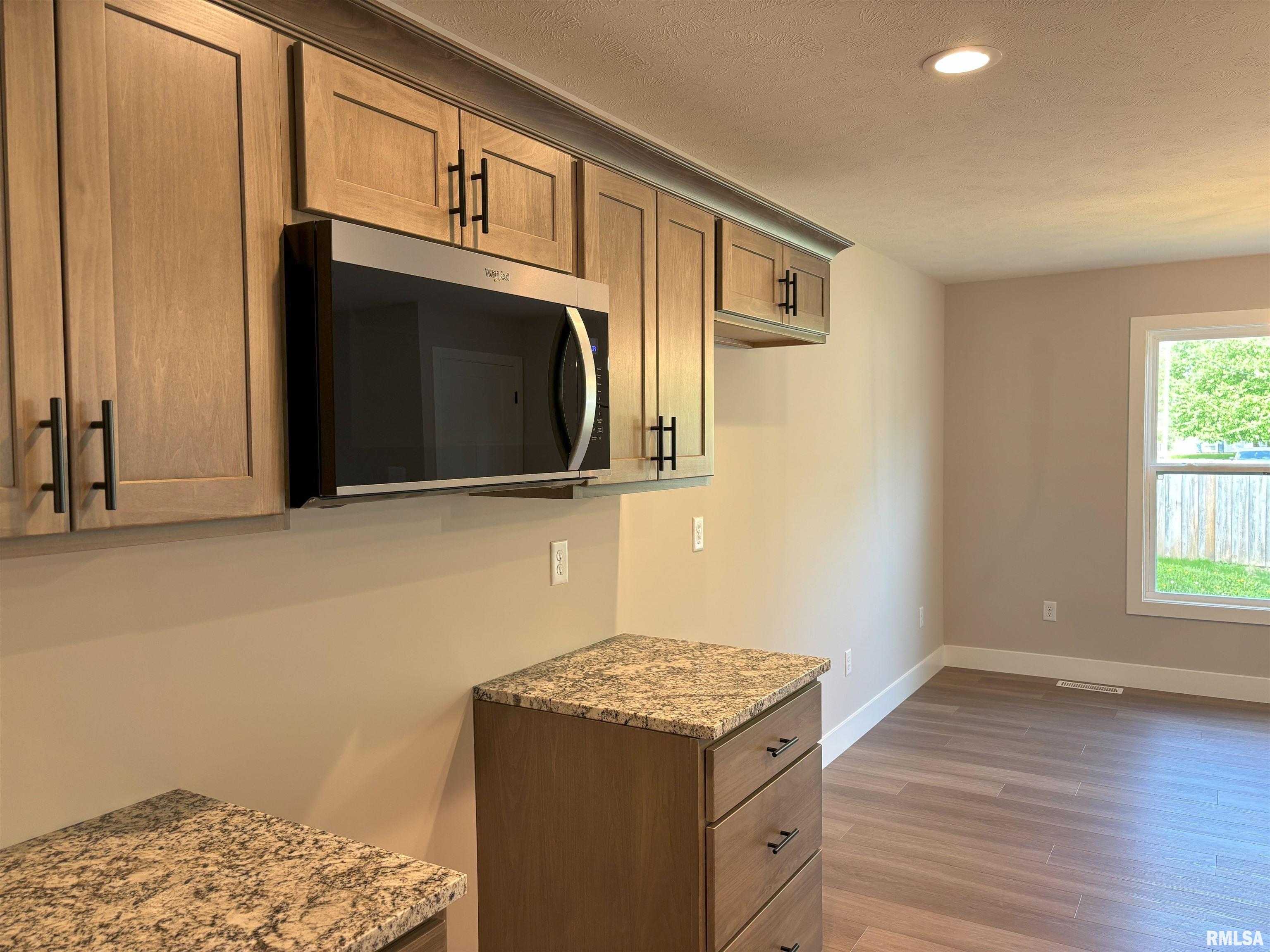 327 Waterwheel Drive, Rochester, Illinois image 10