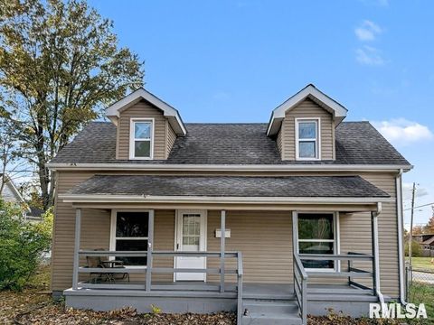 Homes For Sale - 501 S 7th Street<br/> Williamson County, Herrin, IL 62948