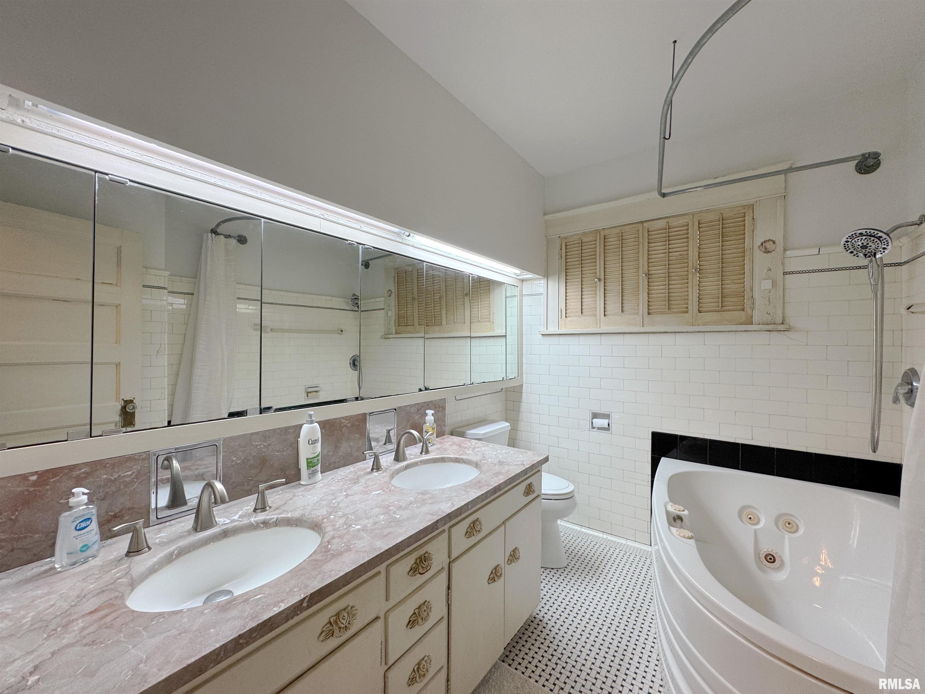1117 W Moss Avenue, Peoria, Illinois image 37