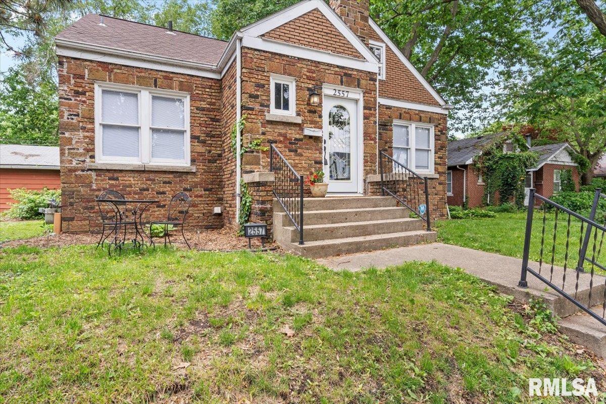 2557 S 6th Street, Springfield, Illinois image 2