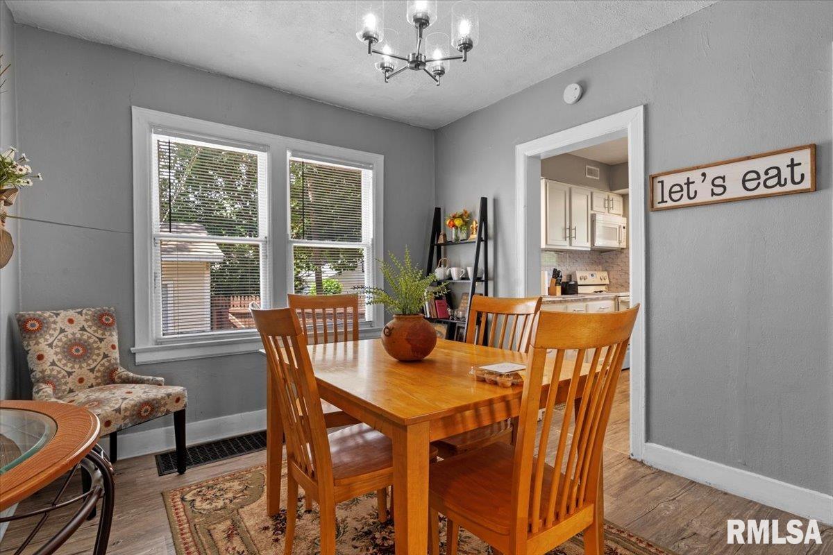 2557 S 6th Street, Springfield, Illinois image 9