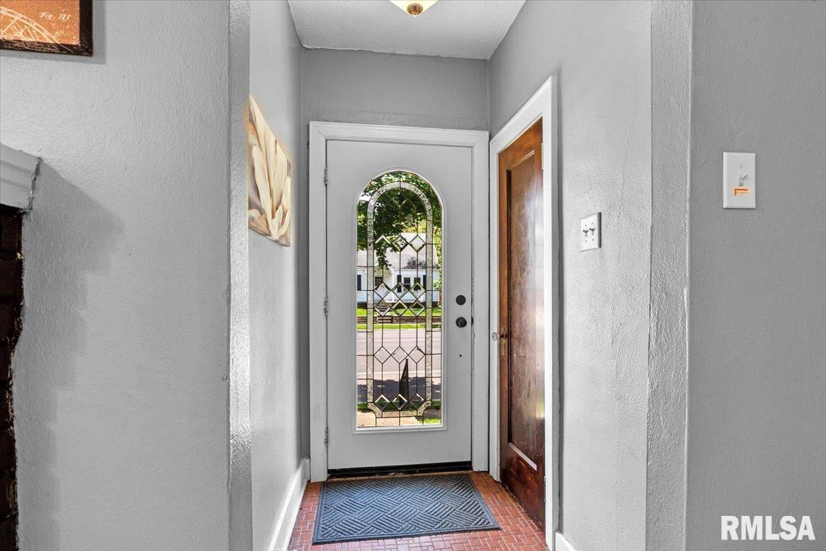 2557 S 6th Street, Springfield, Illinois image 7