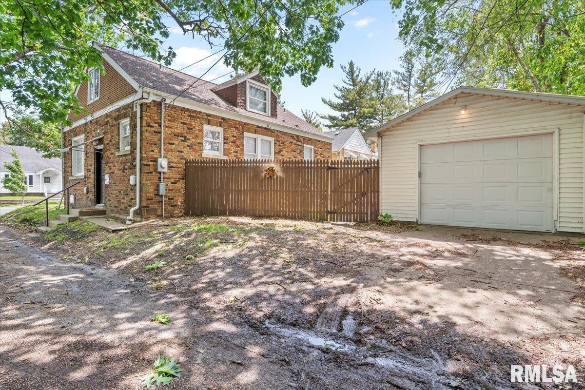 2557 S 6th Street, Springfield, Illinois image 26