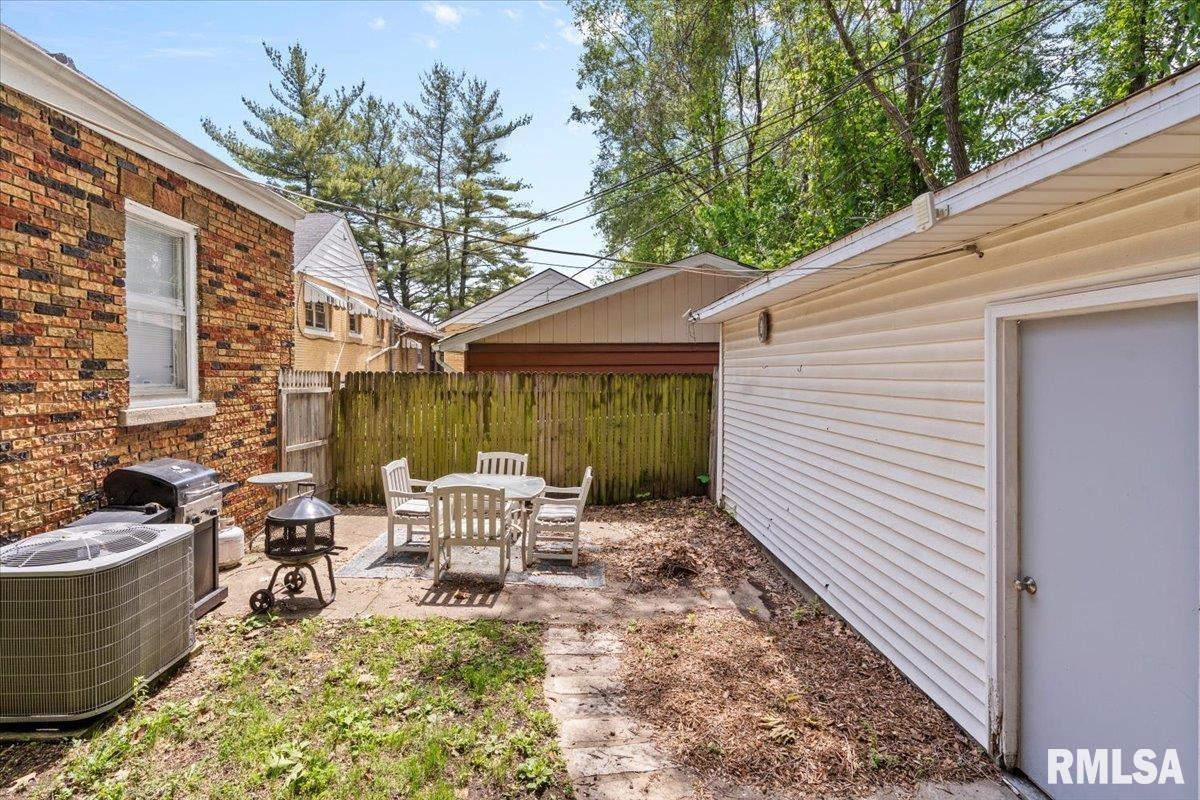 2557 S 6th Street, Springfield, Illinois image 25