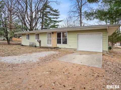 Homes For Sale - 520 S 6th Street<br/> Williamson County, Herrin, IL 62948