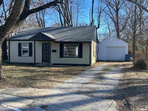 Homes For Sale - 10 Reed Court<br/> Springfield, IL 62704