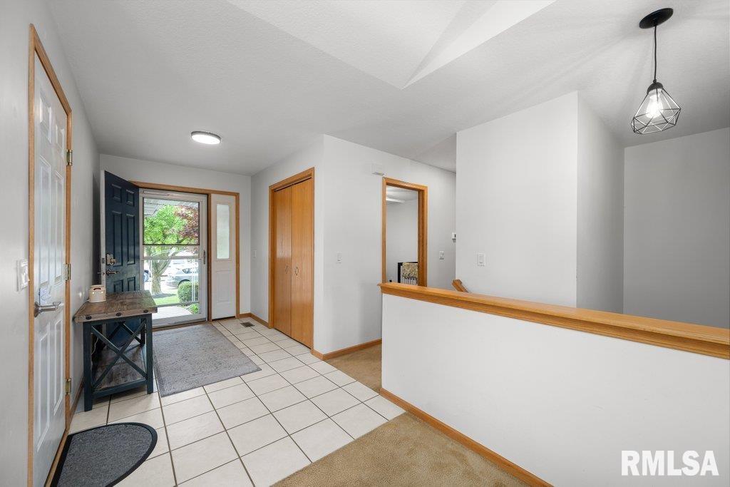 602 E 14th Avenue Court, Coal Valley, Illinois image 13