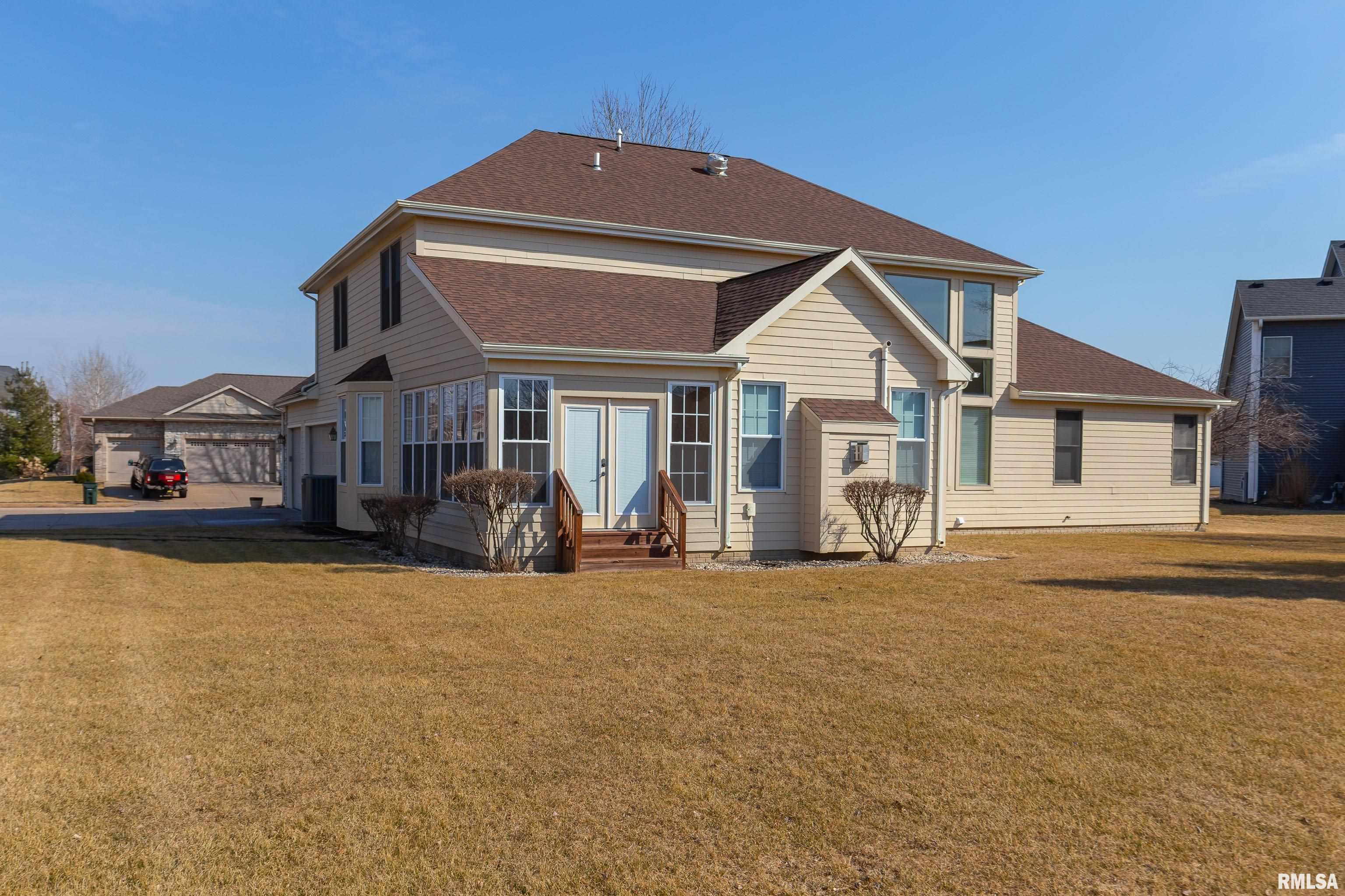 6334 Whispering Pine Drive, Davenport, Iowa image 4