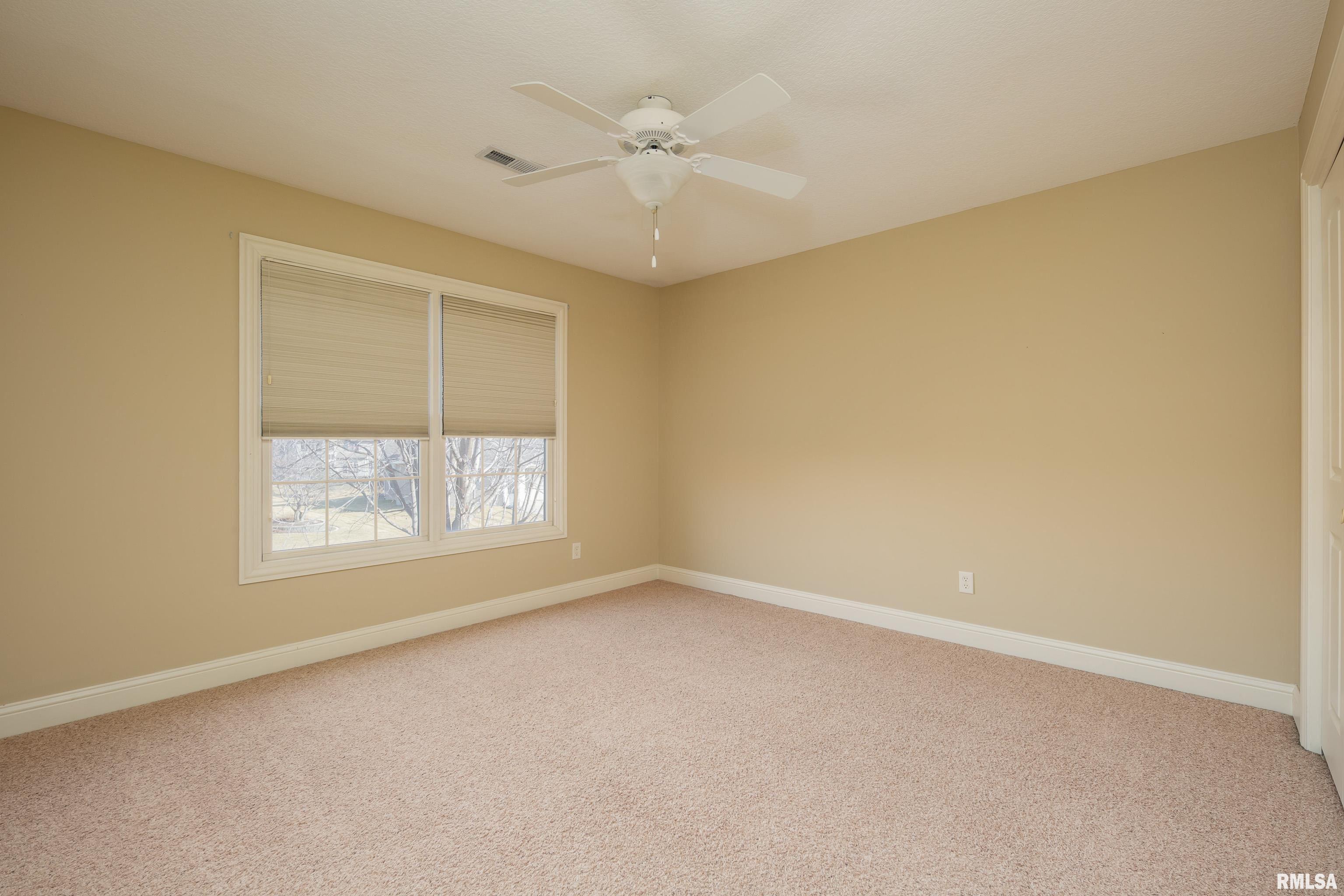 6334 Whispering Pine Drive, Davenport, Iowa image 36