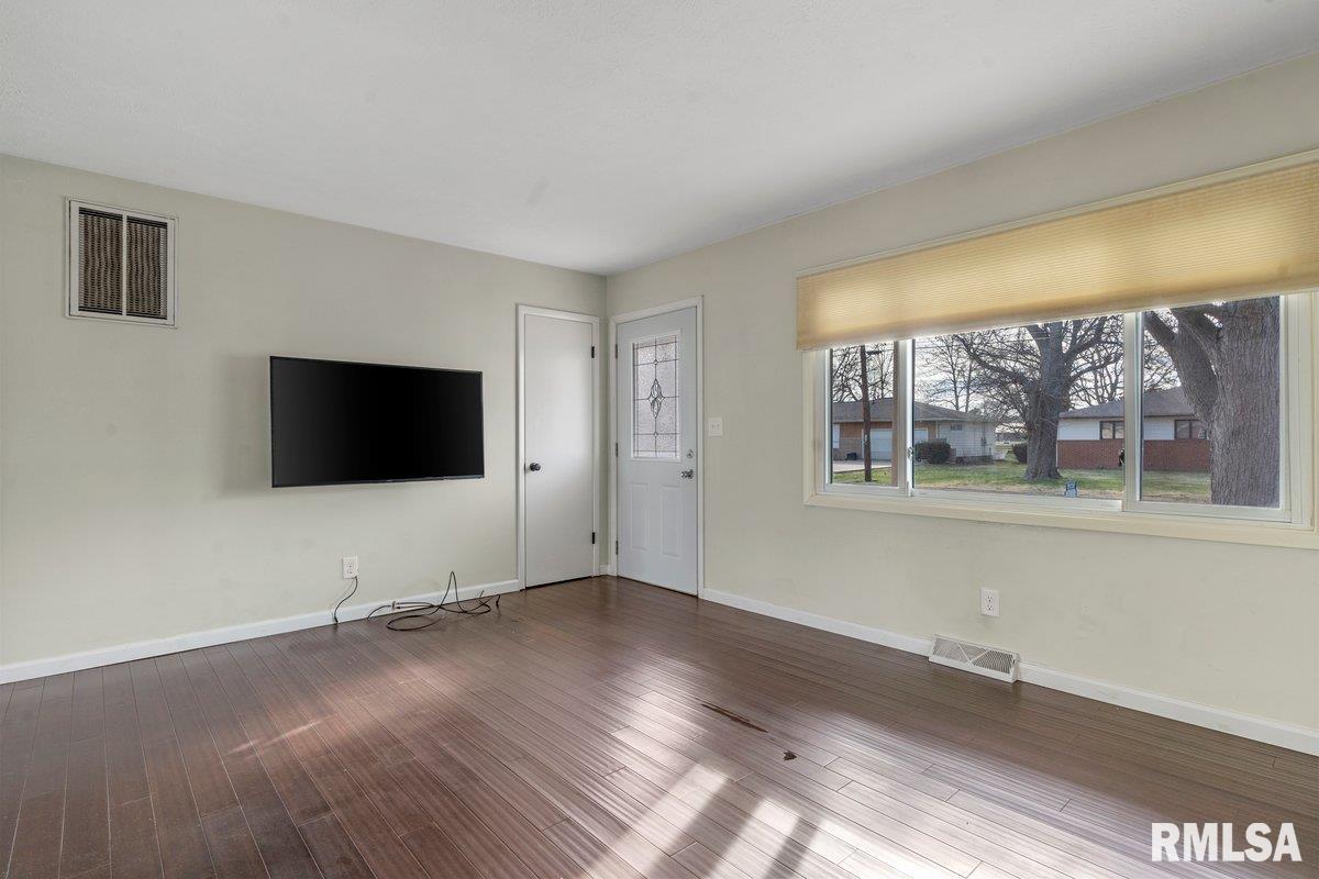 6 Melody Drive, Rochester, Illinois image 7