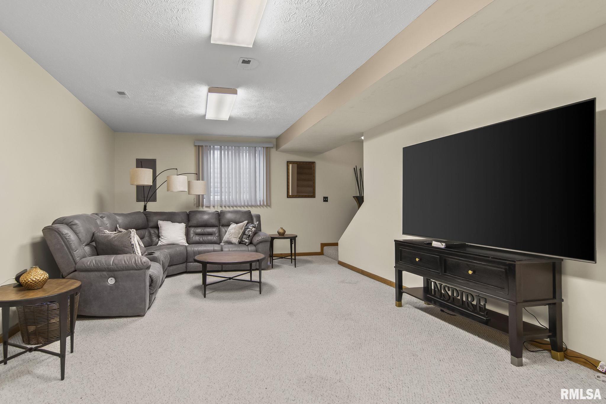 340 Sebring Road, Sherman, Illinois image 36