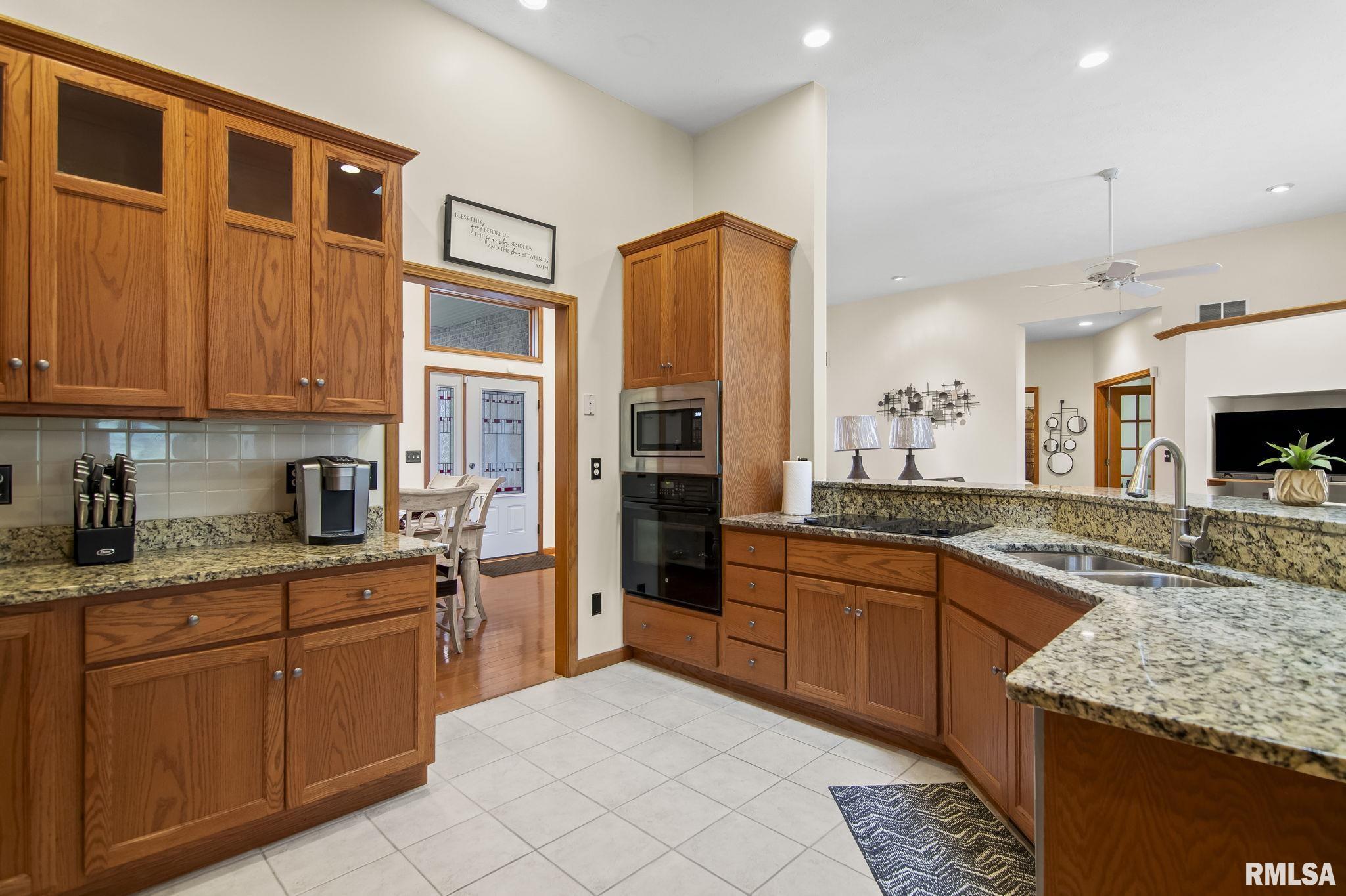 340 Sebring Road, Sherman, Illinois image 15