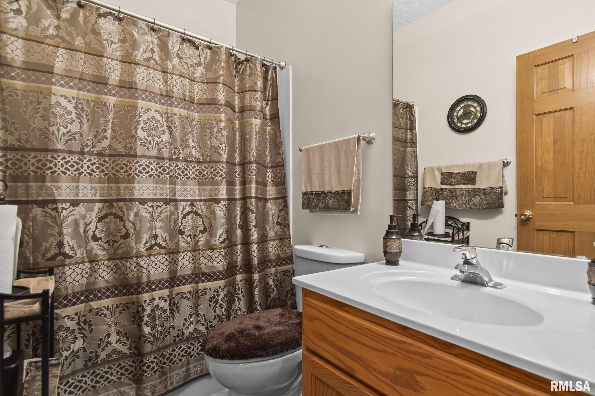 340 Sebring Road, Sherman, Illinois image 32