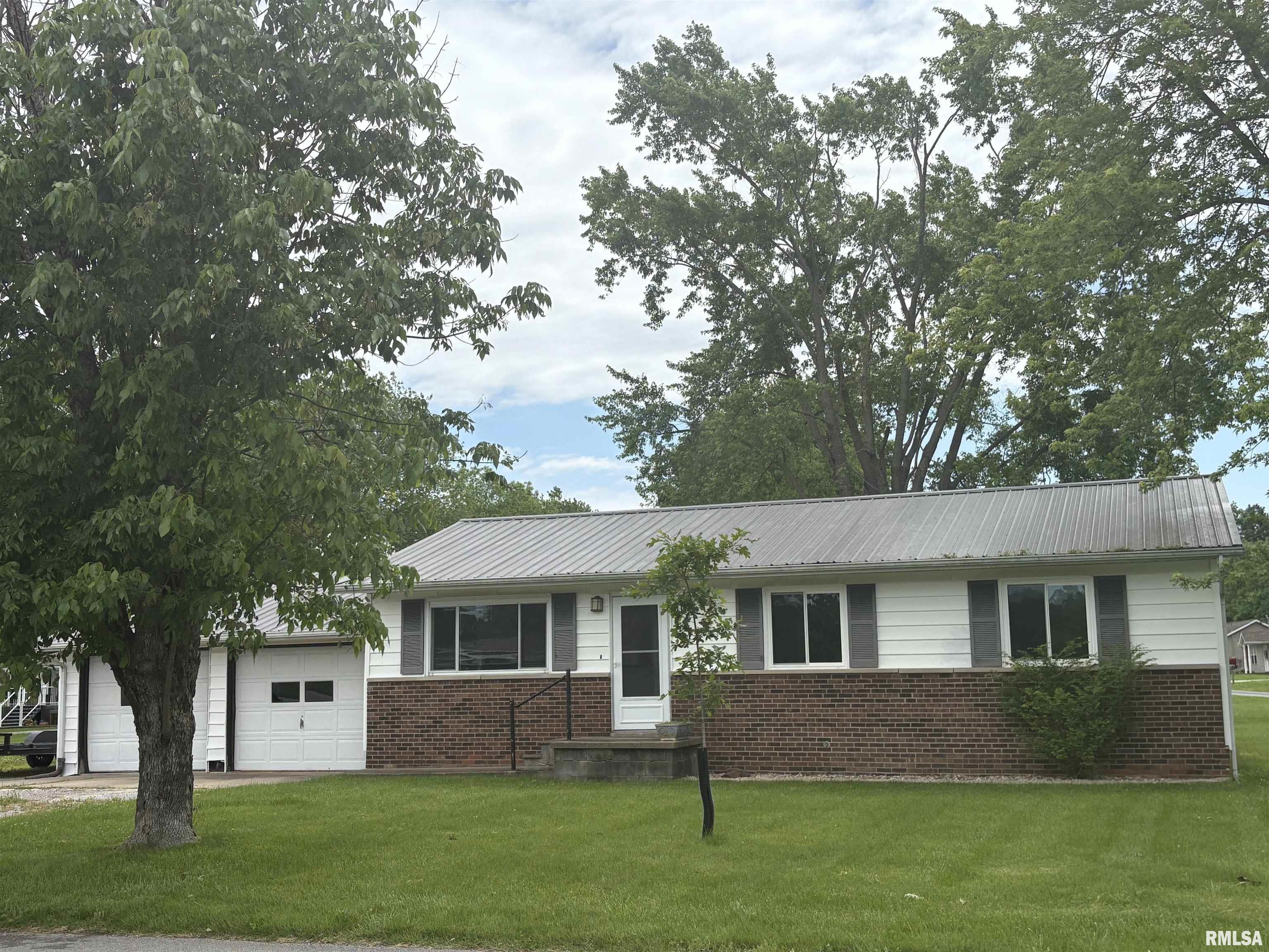 100 N 35th Street, Herrin, Illinois image 1