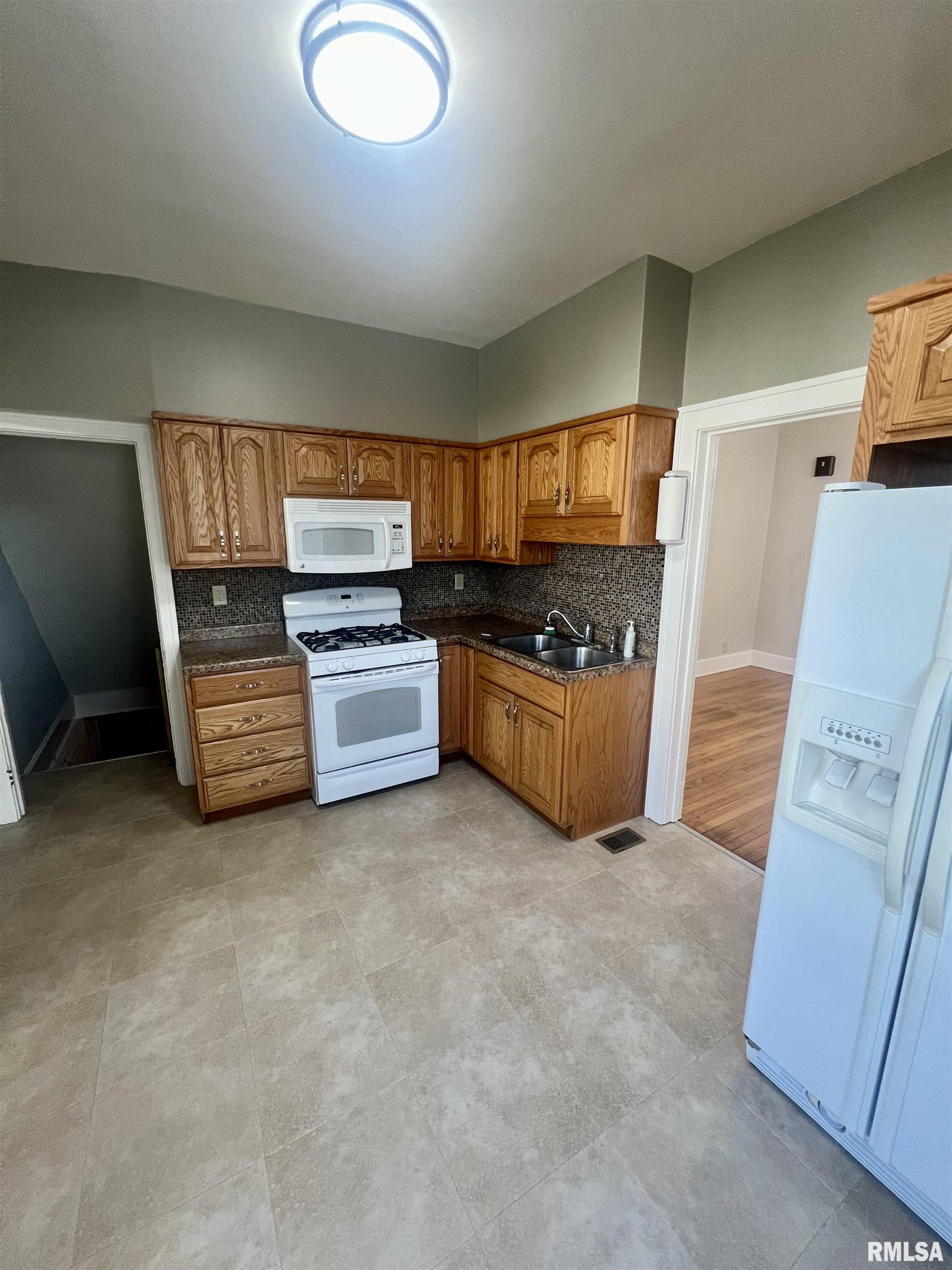 611 S 18th Street, Quincy, Illinois image 5