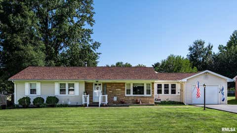 Homes For Sale - 1903 Suzanne Drive<br/> Marion, IL 62959