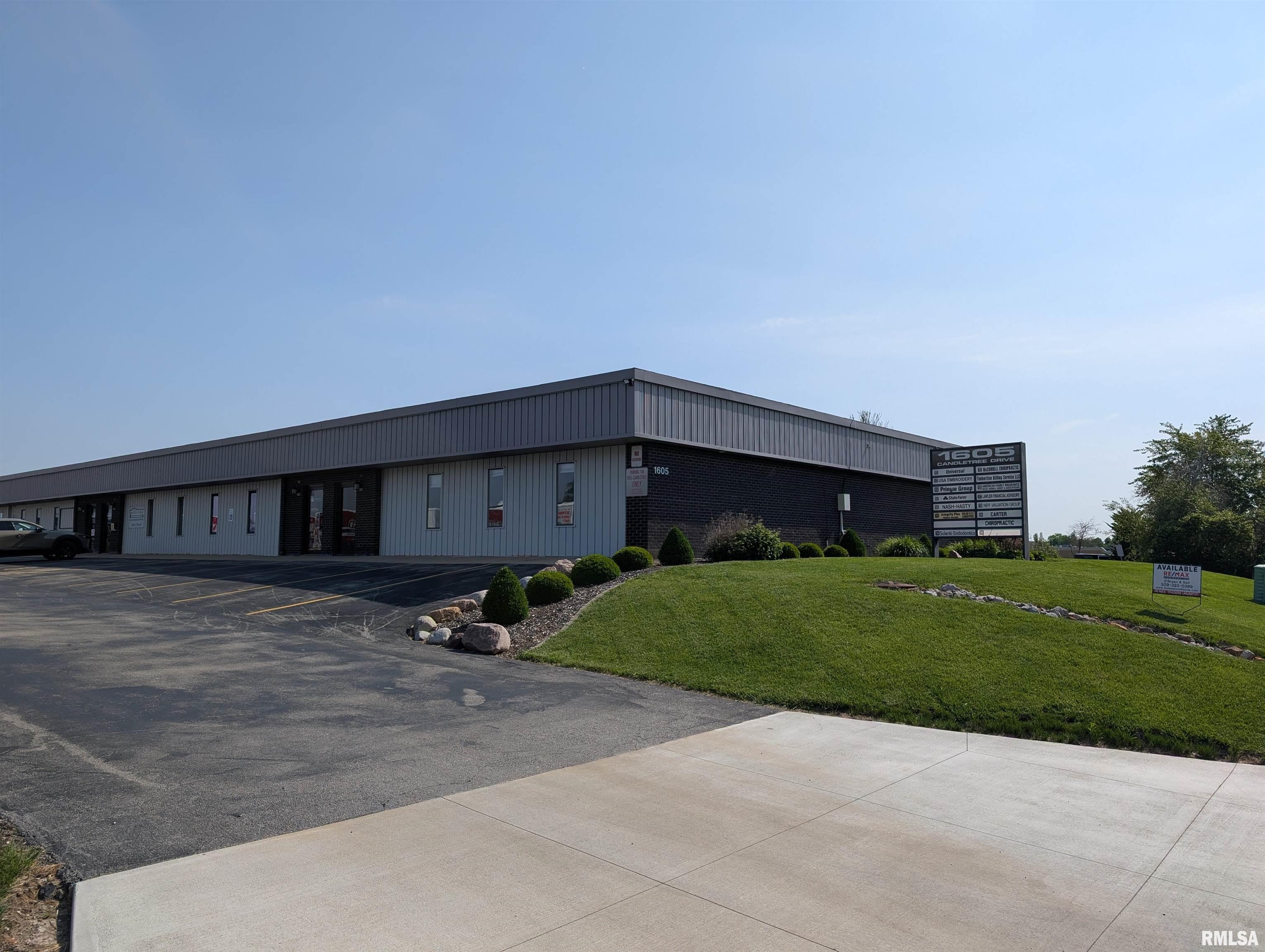 Photo 1 of 21 — 1605 W CANDLETREE Drive Suite 107, Peoria, IL 61614