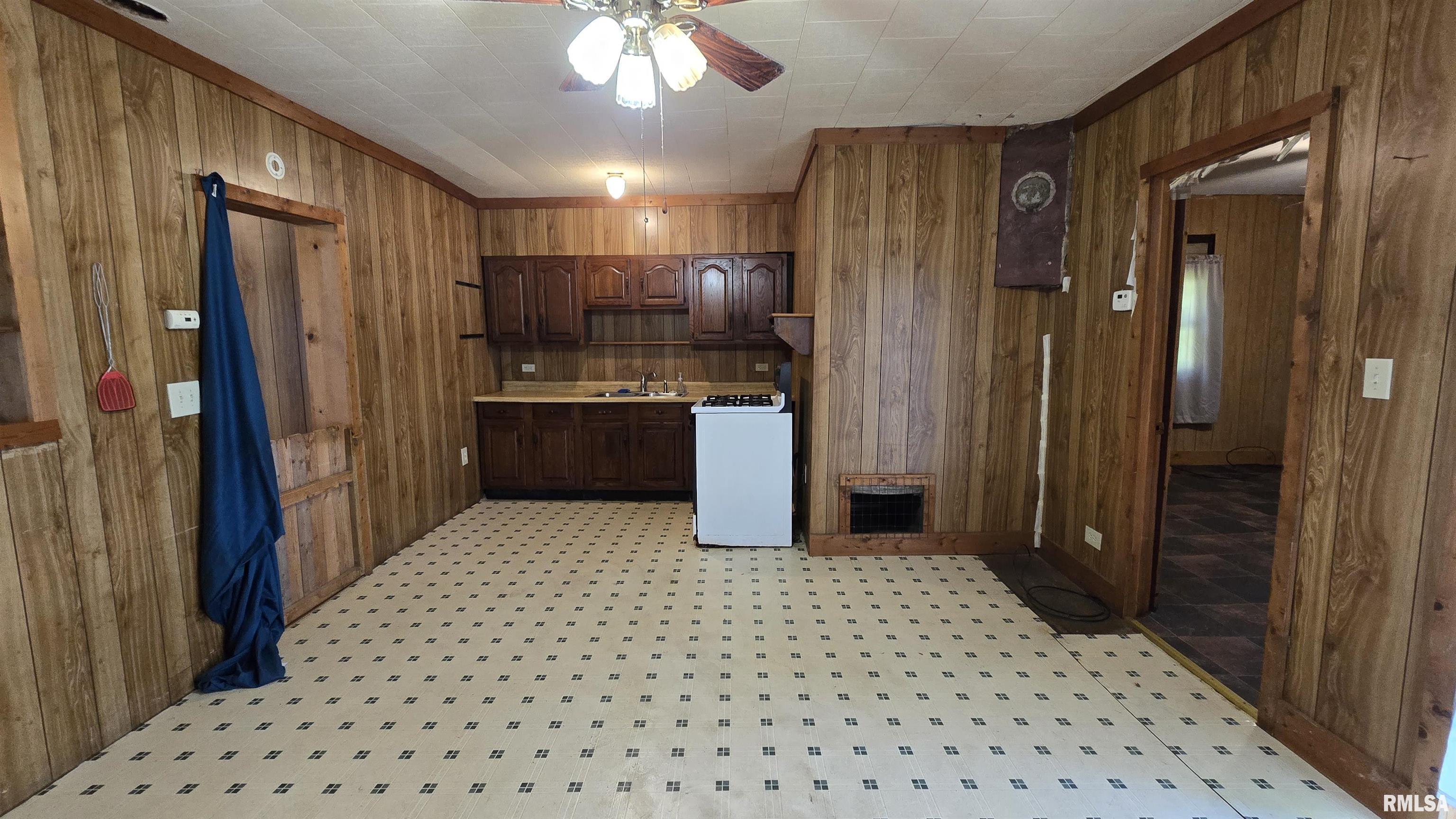 1405 W Harrison Street, Herrin, Illinois image 32