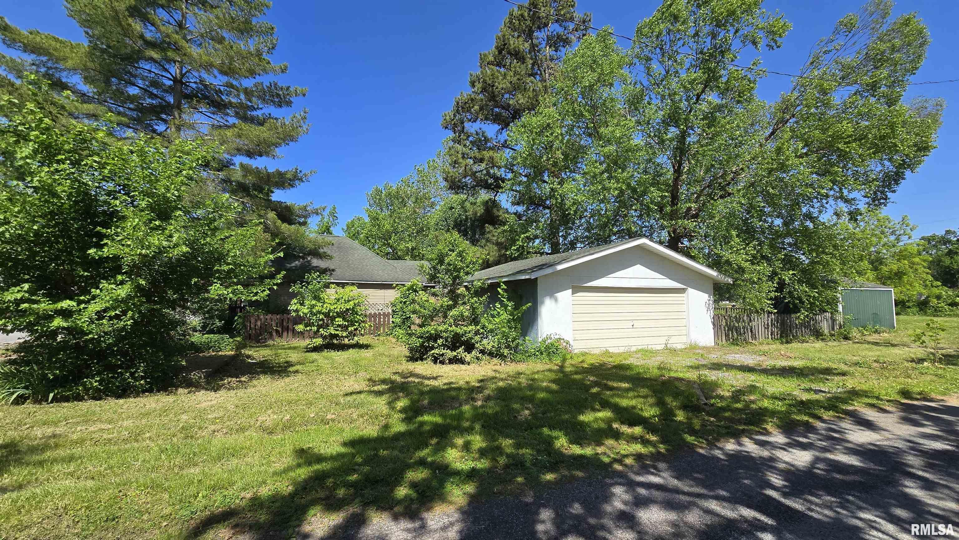 1405 W Harrison Street, Herrin, Illinois image 6