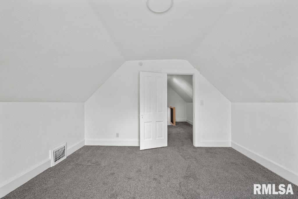 2025 W 3rd Street, Davenport, Iowa image 18