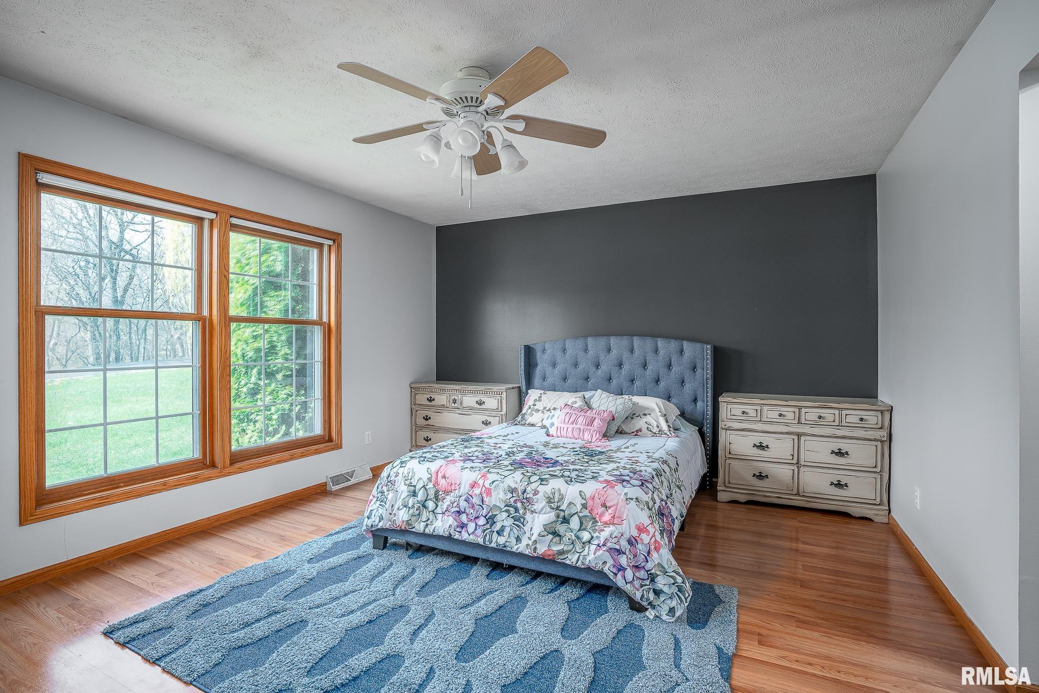 2820 Oak Ridge Road, Camanche, Iowa image 14