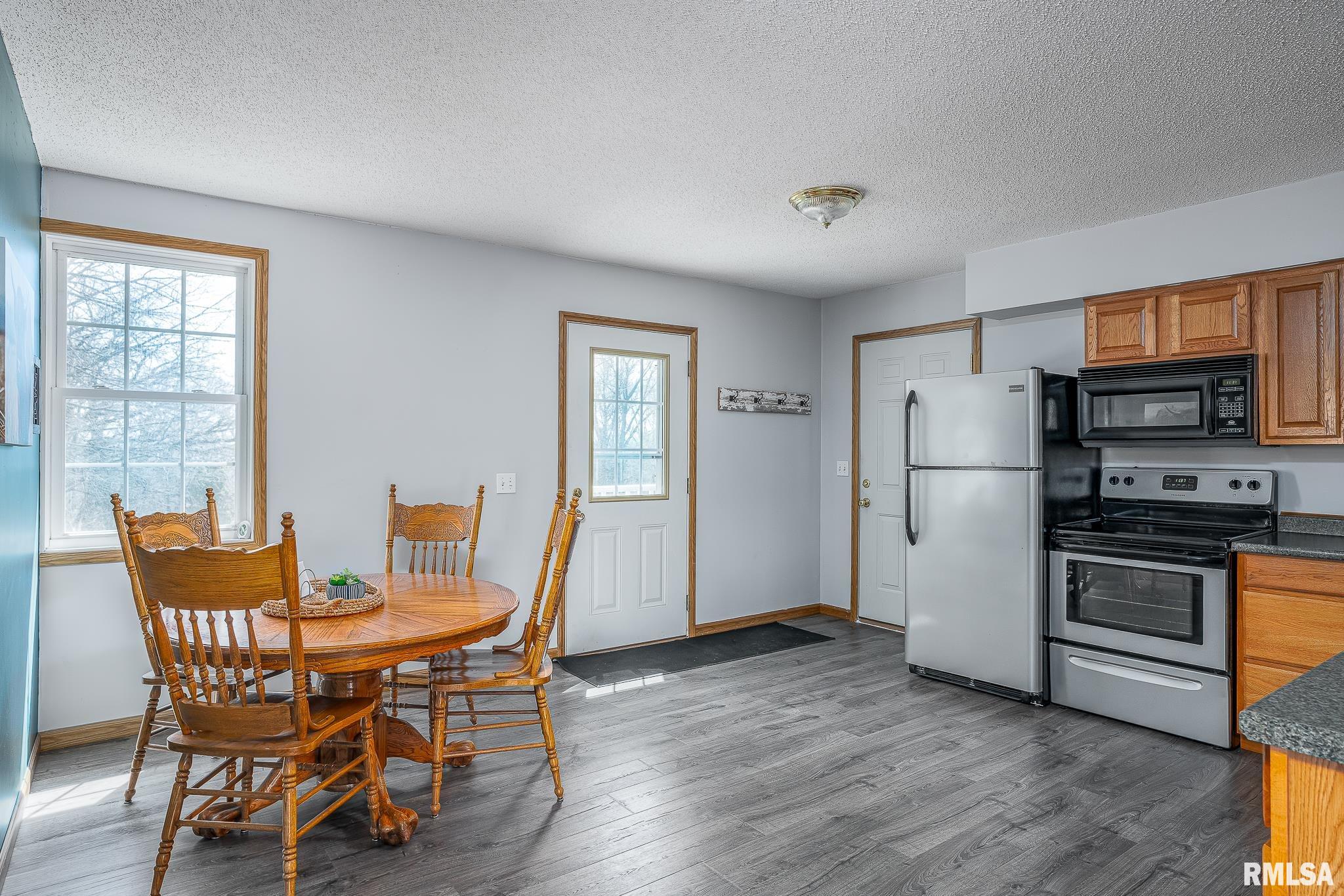 2820 Oak Ridge Road, Camanche, Iowa image 33